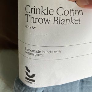 Sembla krinkle cut throw blanket